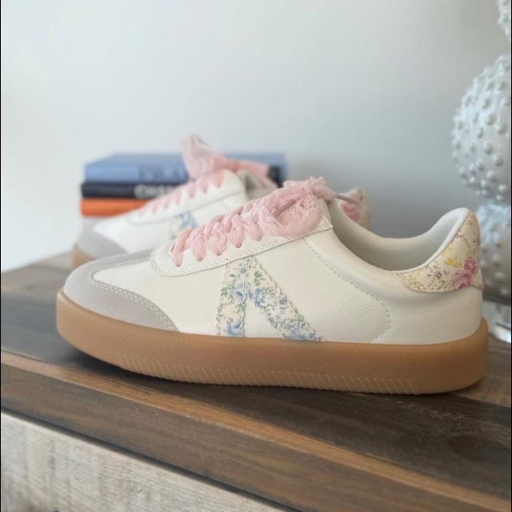 MIA Axel Floral Sneakers